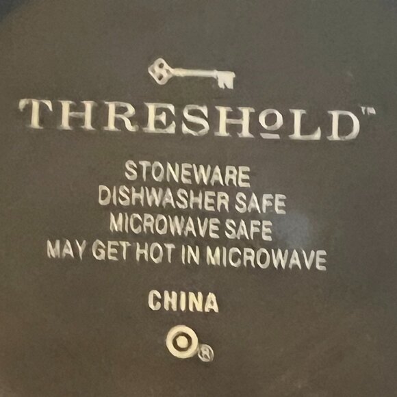 THRESHOLD Warm and Cozy White Speckled Stoneware Mug ~ Hygge Style - Picture 11 of 11